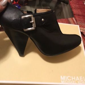 Micheal Kors Bootie